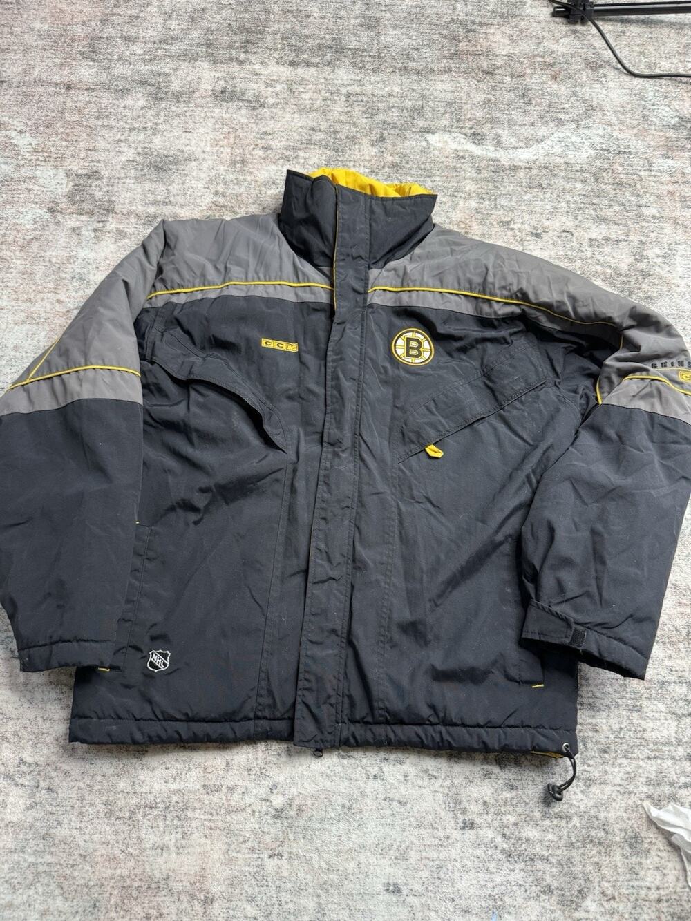 VTG CCM Center Ice Authentic NHL BOSTON BRUINS Hockey Full-Zip Parka Jacket Sz M